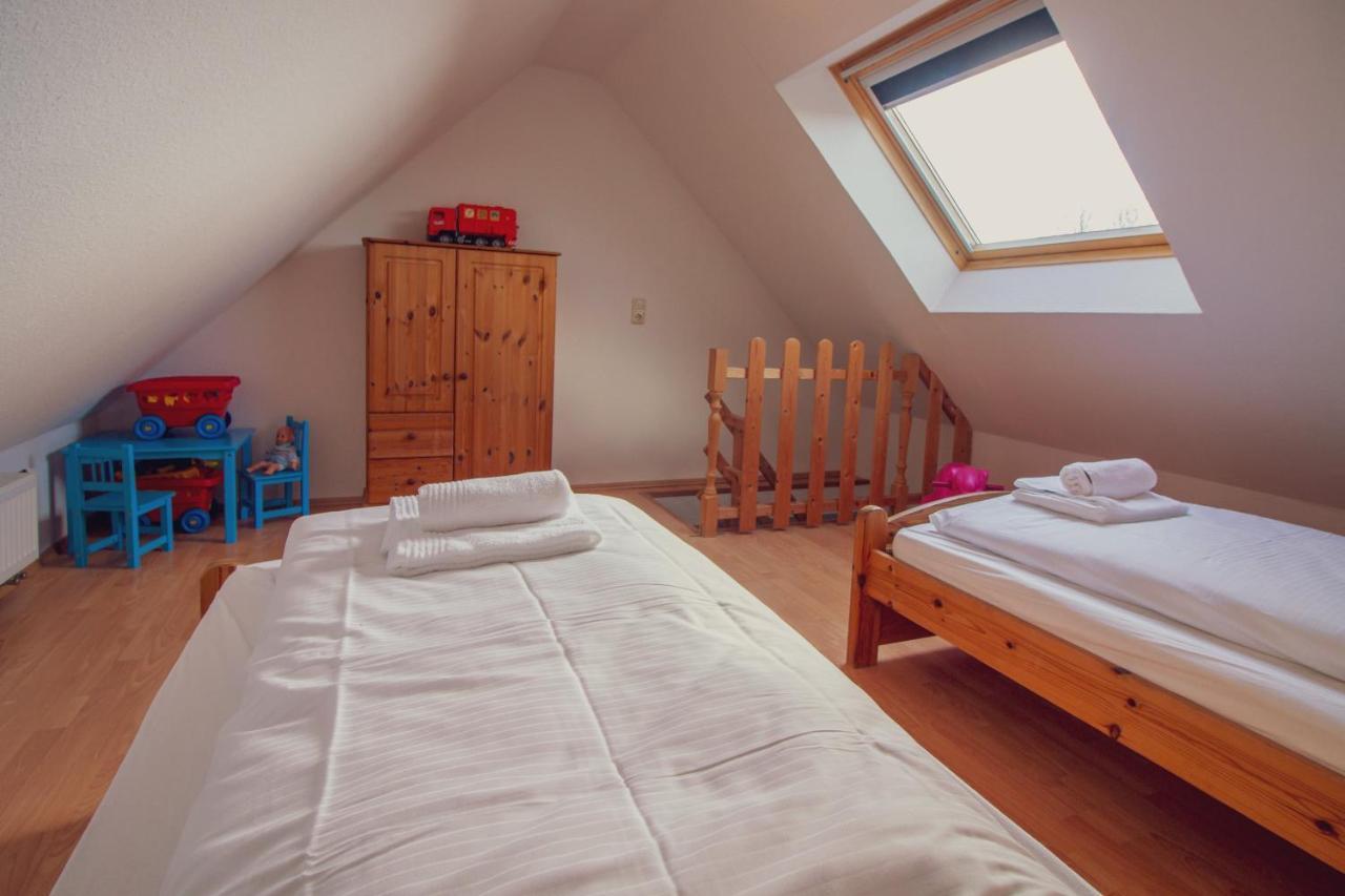 Haus Leuchtturm - Flut Daire Krummhörn Dış mekan fotoğraf